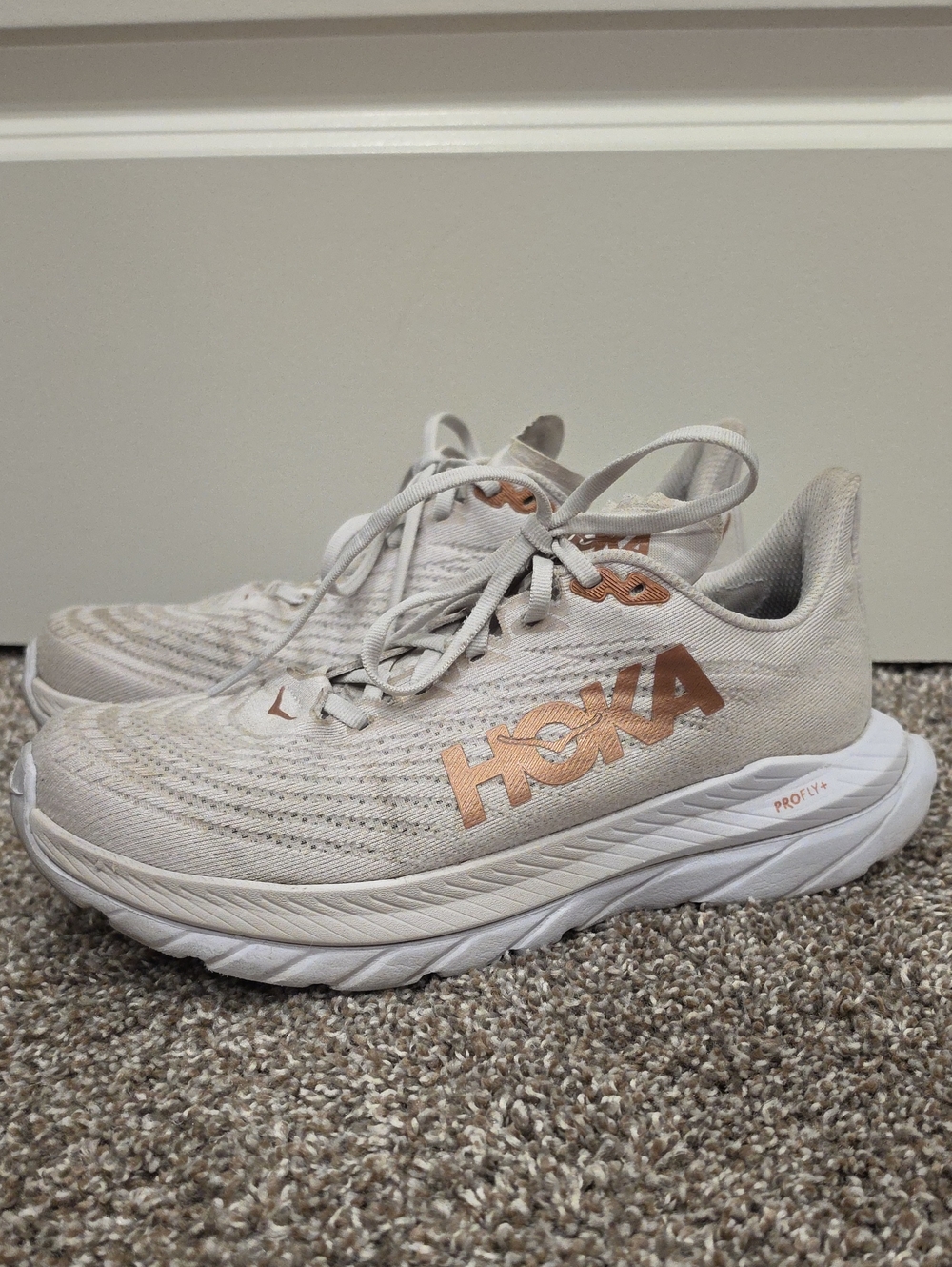 Hoka Mach 5 Beige & Copper
